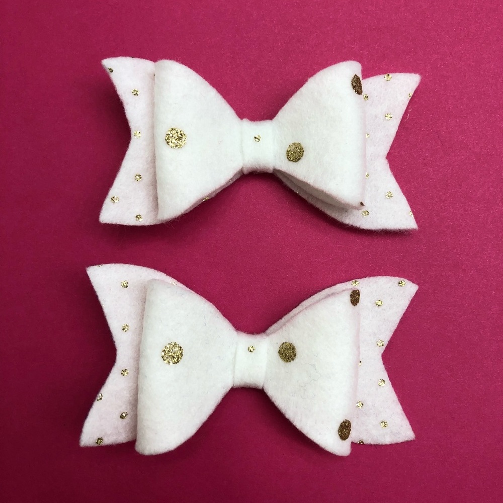 Two felt bows  🎀 lazos de fieltro